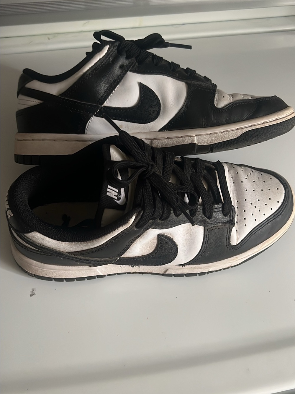 Nike Women’s Black and White Low-Top dunk Sneakers